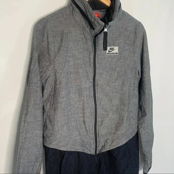 Nike International Gray Zip Up Jacket Size Small - Picture 11 of 15